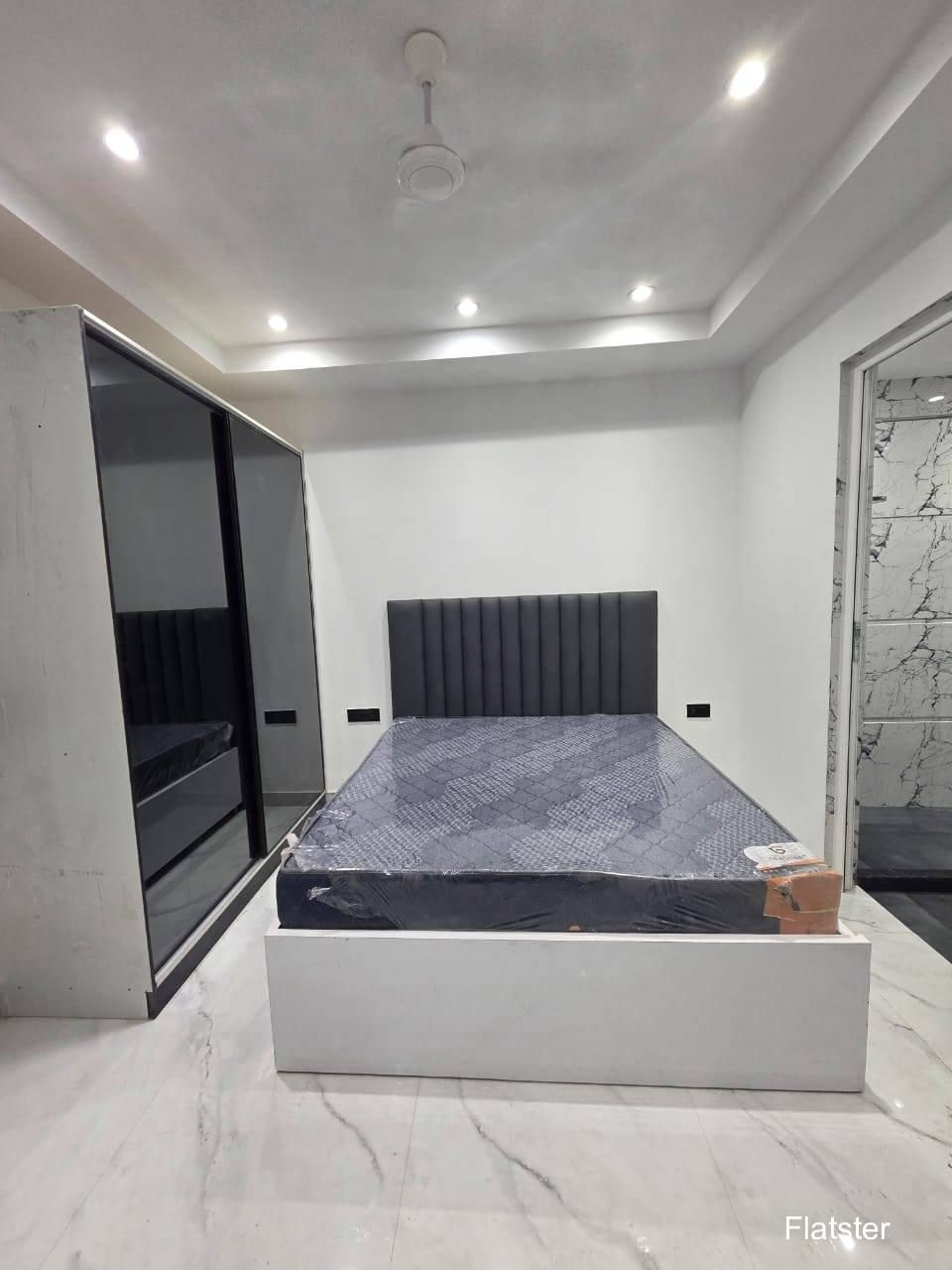 Fully Furnished 1BHK - Image 5