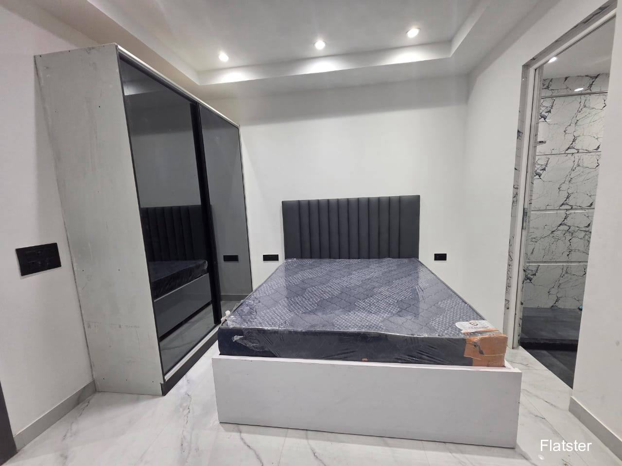 Fully Furnished 1BHK - Image 4
