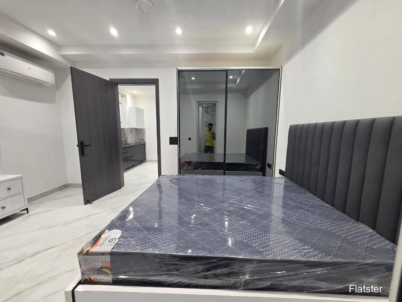 Fully Furnished 1BHK - Image 2