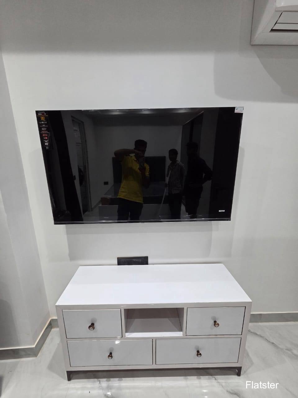 Fully Furnished 1BHK - Image 3