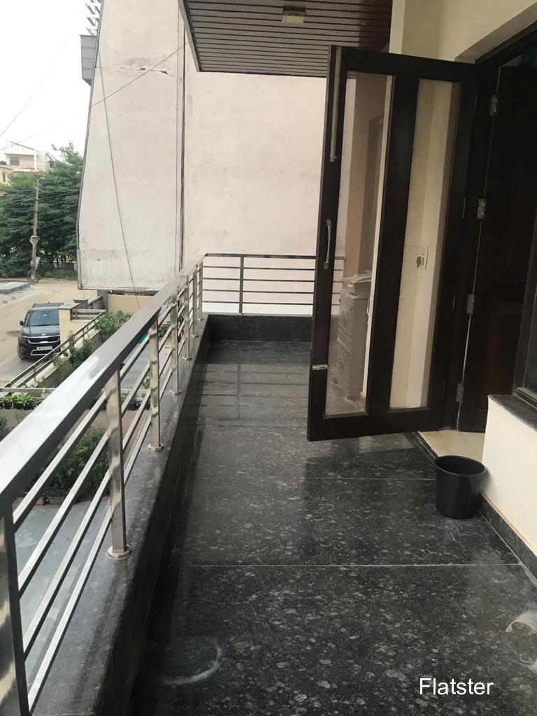 Fully Furnished 1BHK - Image 4