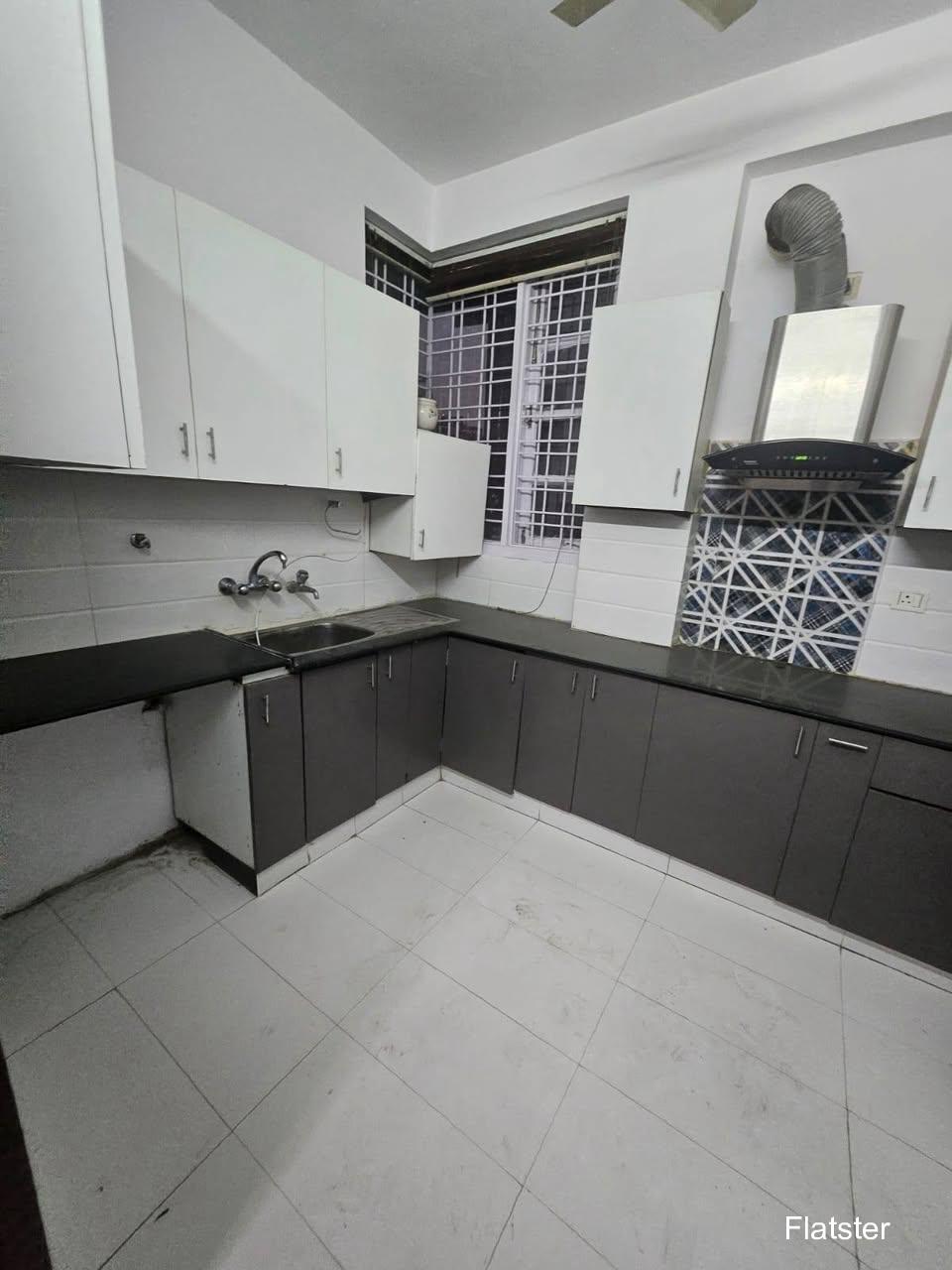 Fully Furnished 1RK - Image 3