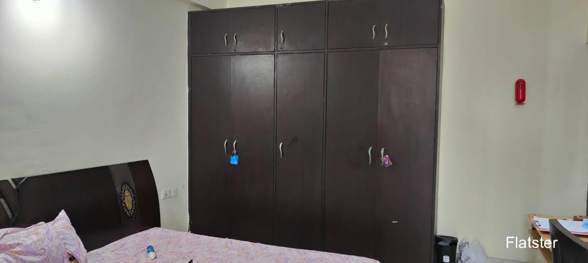 Fully Furnished 3BHK - Image 5