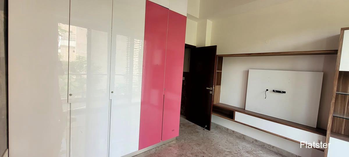 Fully Furnished 3BHK - Image 3