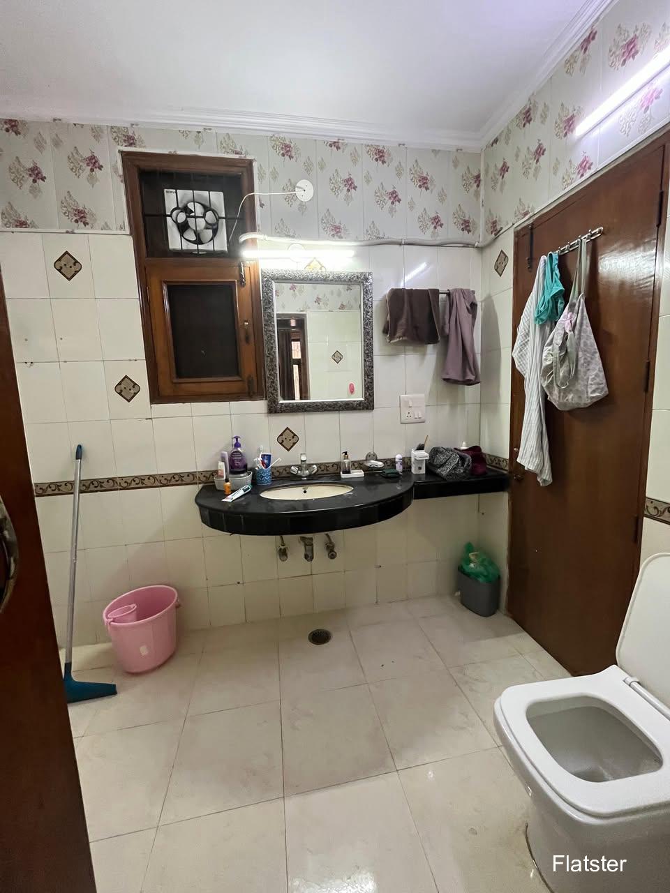 Fully Furnished 3BHK - Image 2