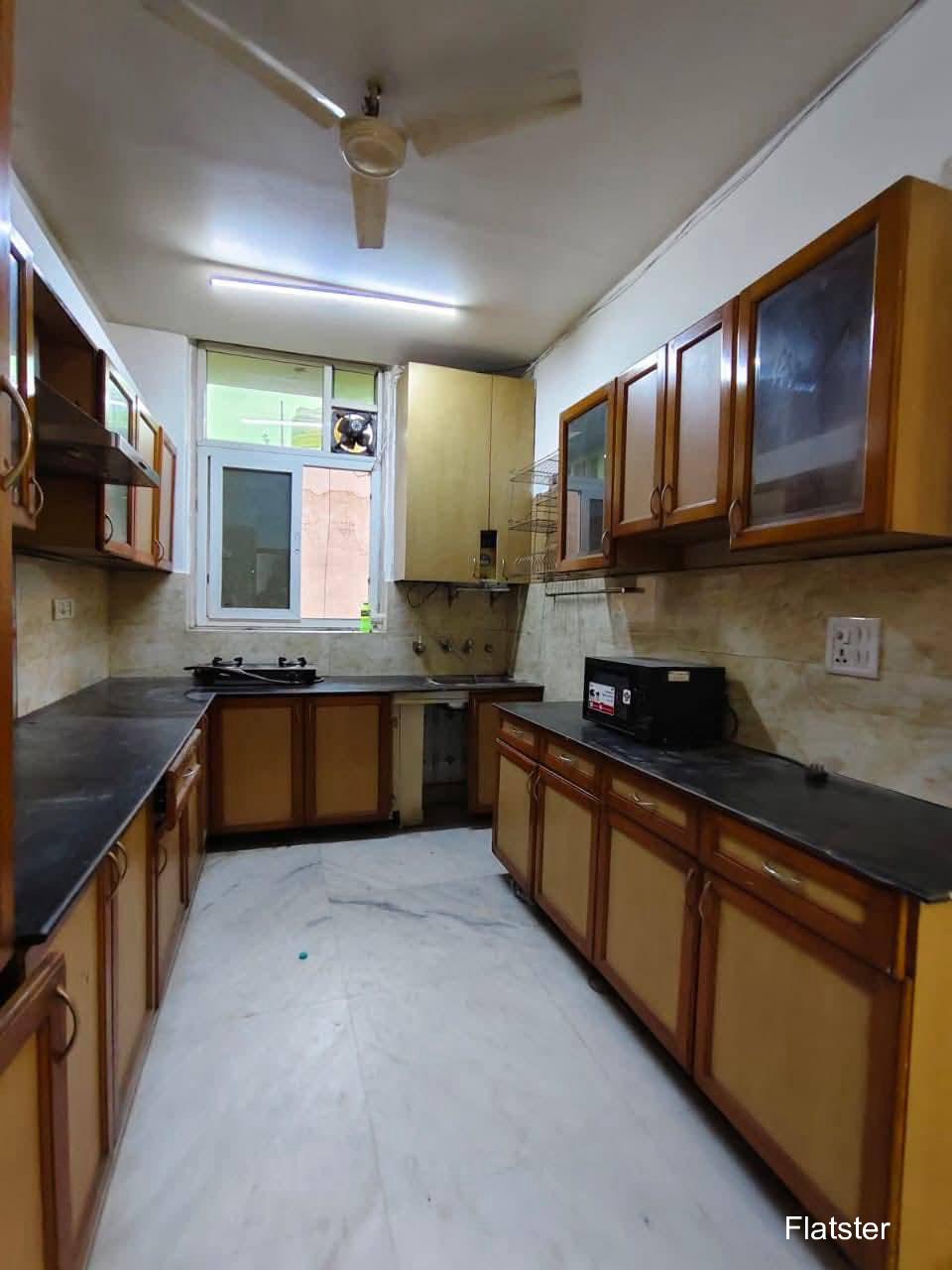Fully Furnished 4BHK - Image 3