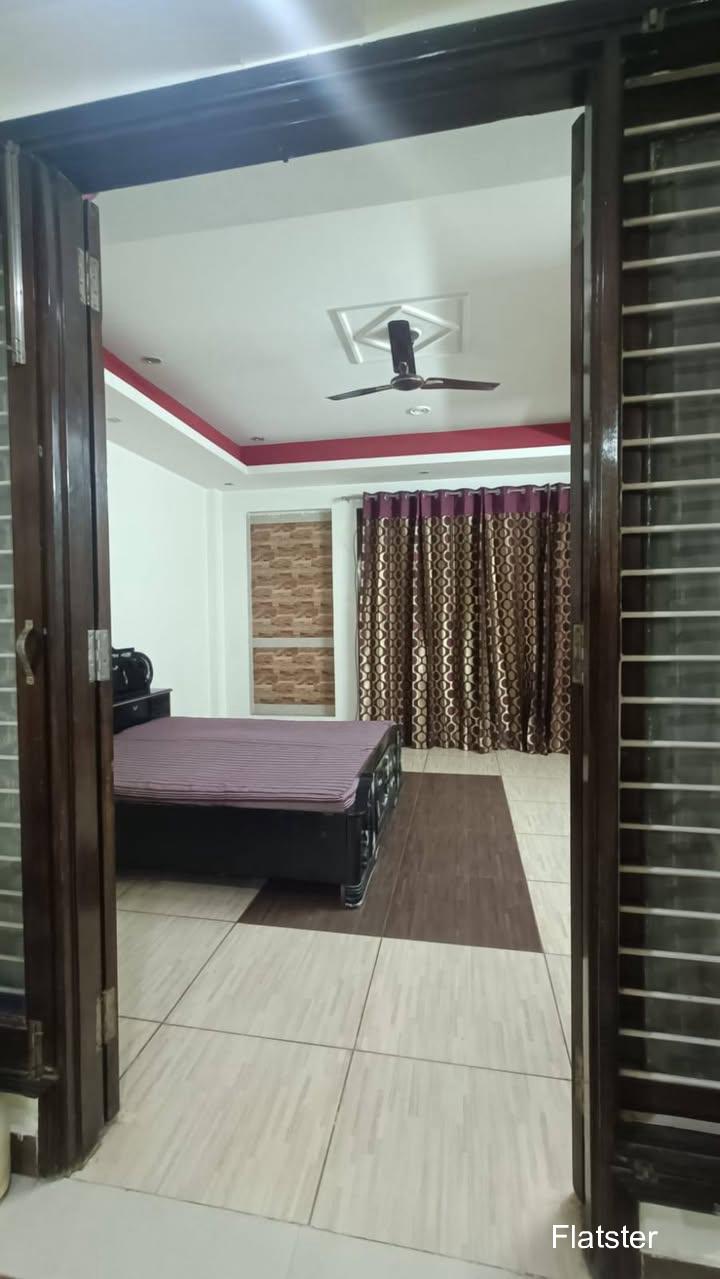 Fully Furnished 4BHK - Image 3