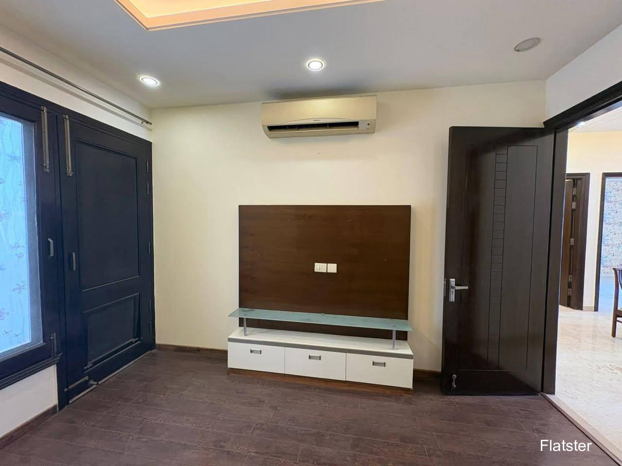 Semi Furnished 3BHK - Image 2